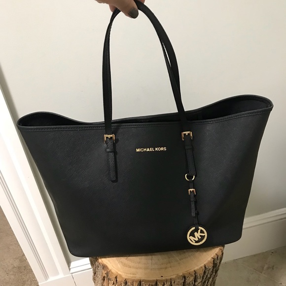 Michael Kors Handbags - Michael Kors TravelJet Set Saffiano Large tote BLK